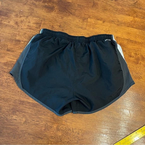Nike Dri-FIT Black Performance Shorts women’s size small - Picture 6 of 6